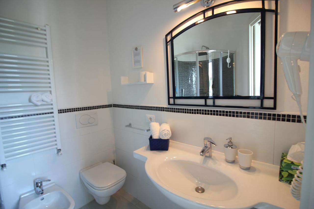 Rooms Il Punto 페스키에라델가르다 외부 사진
