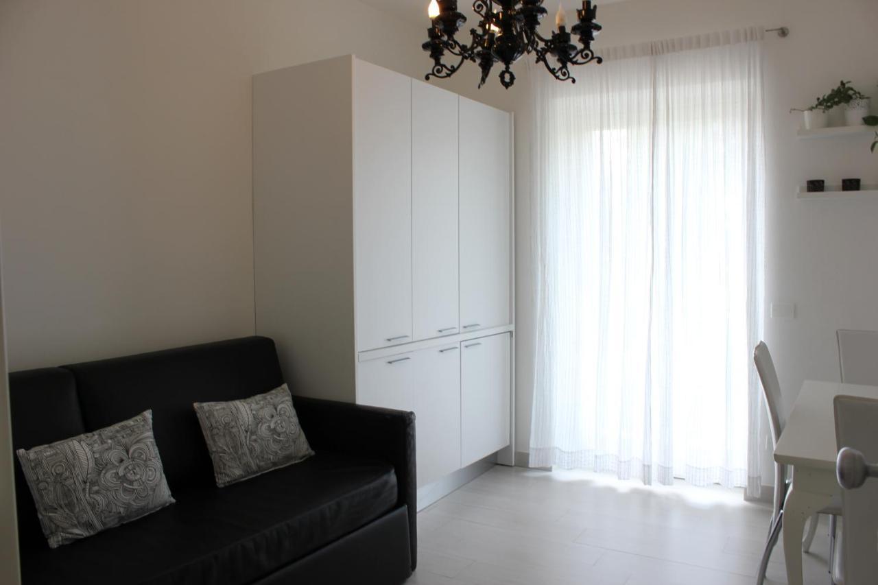 Rooms Il Punto 페스키에라델가르다 외부 사진